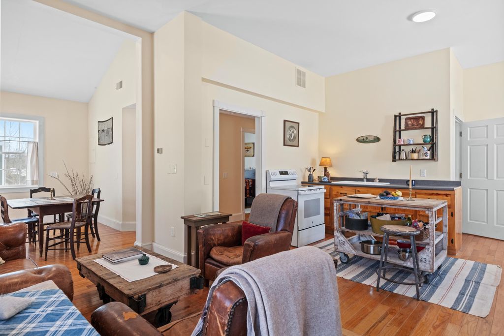 Photo of 31-33 Booker Street #4, Thomaston, ME 04861 (MLS # 1653348)