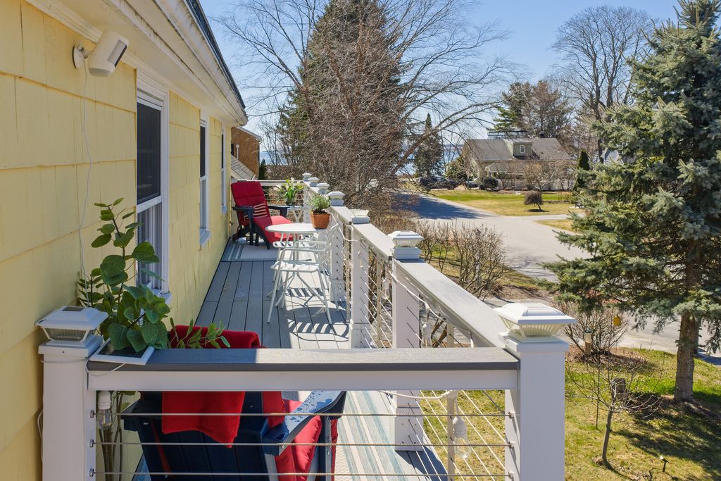 Photo of 12 Reg Roc Road, Falmouth, ME 04105 (MLS # 1657251)