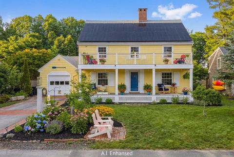 Photo of 12 Reg Roc Road, Falmouth, ME 04105 (MLS # 1657251)