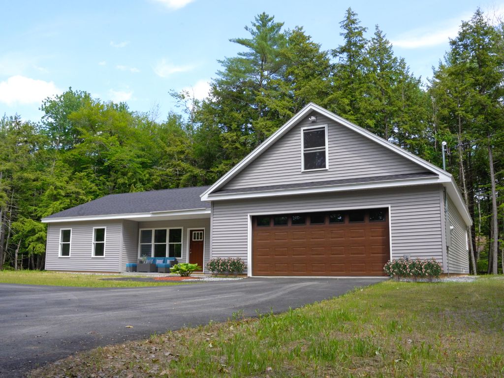Photo of 3 Milligan Circle, Oxford, ME 04270 (MLS # 1621433)