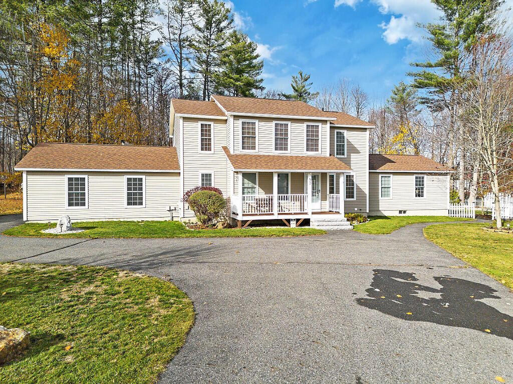 Photo of 53 Mathews Avenue, Waterville, ME 04901 (MLS # 1657310)
