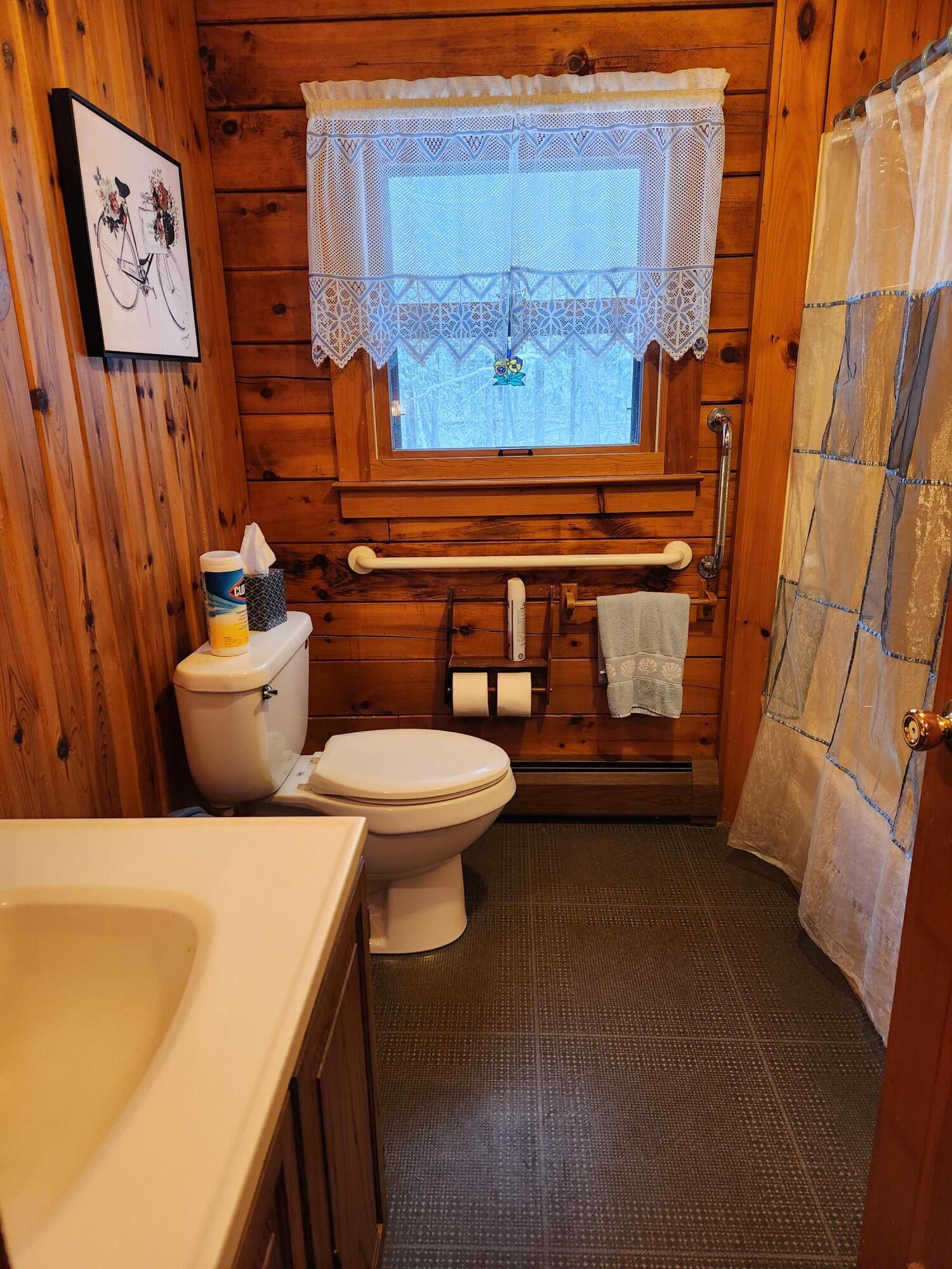 Newburgh, Maine 04444, United States, 3 Bedrooms Bedrooms, ,1 BathroomBathrooms,Residential,Pending,26167