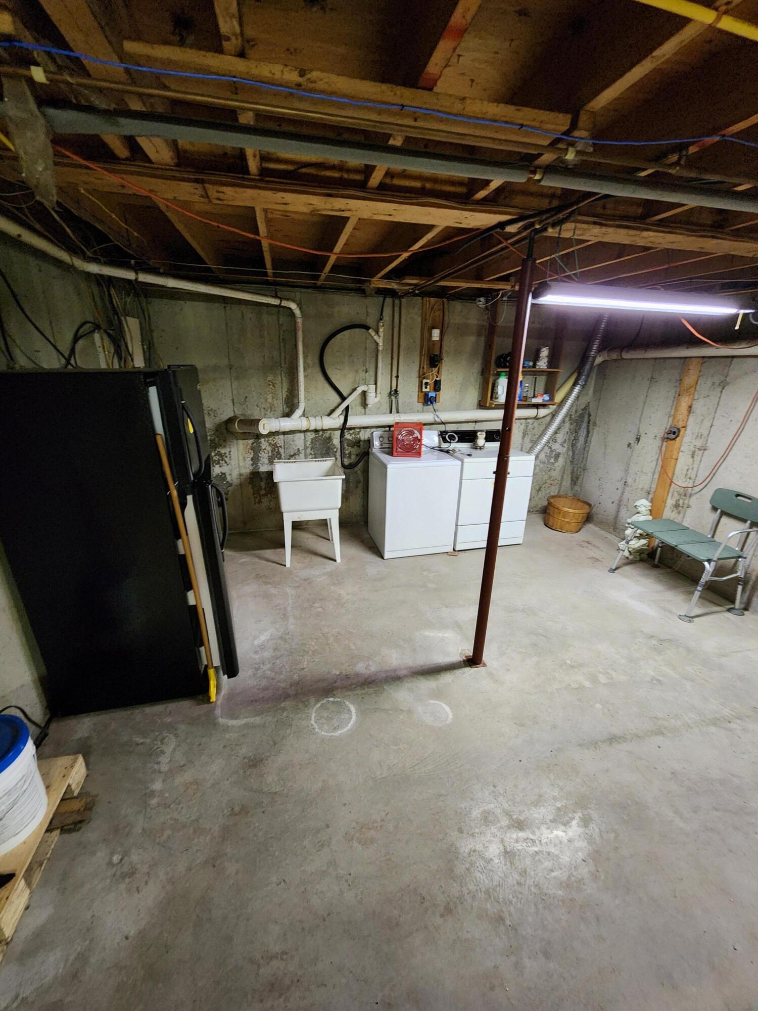 Newburgh, Maine 04444, United States, 3 Bedrooms Bedrooms, ,1 BathroomBathrooms,Residential,Pending,26167