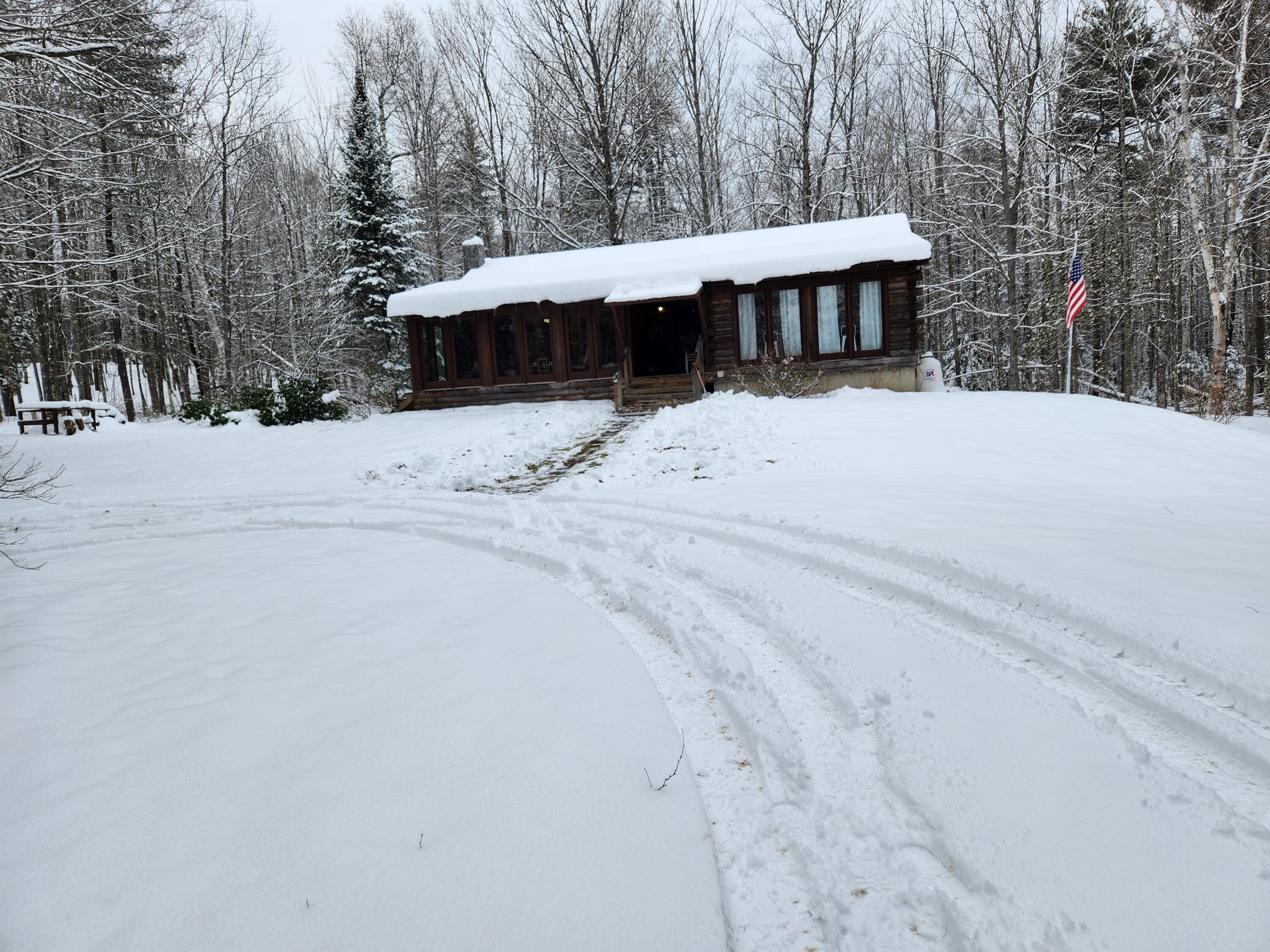 Newburgh, Maine 04444, United States, 3 Bedrooms Bedrooms, ,1 BathroomBathrooms,Residential,Pending,26167