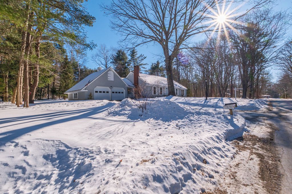 Photo of 4 Sylvan Road, Scarborough, ME 04074 (MLS # 1651610)