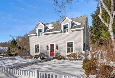 Photo of 252 Foreside Road, Falmouth, ME 04105 (MLS # 1652751)