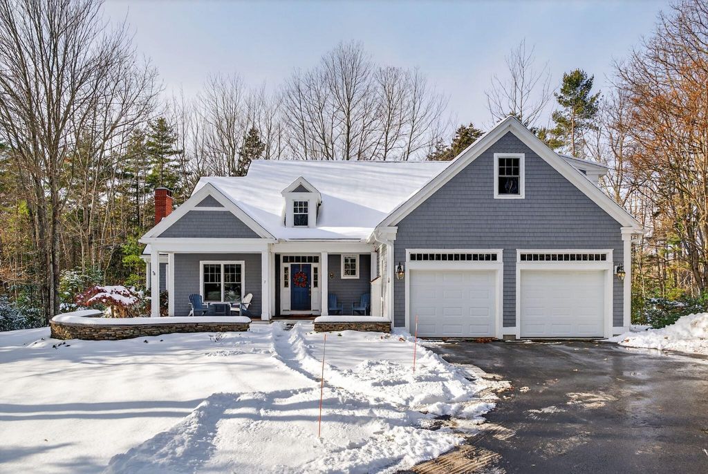 Photo of 7 Saddle Way, Kennebunkport, ME 04046 (MLS # 1645409)