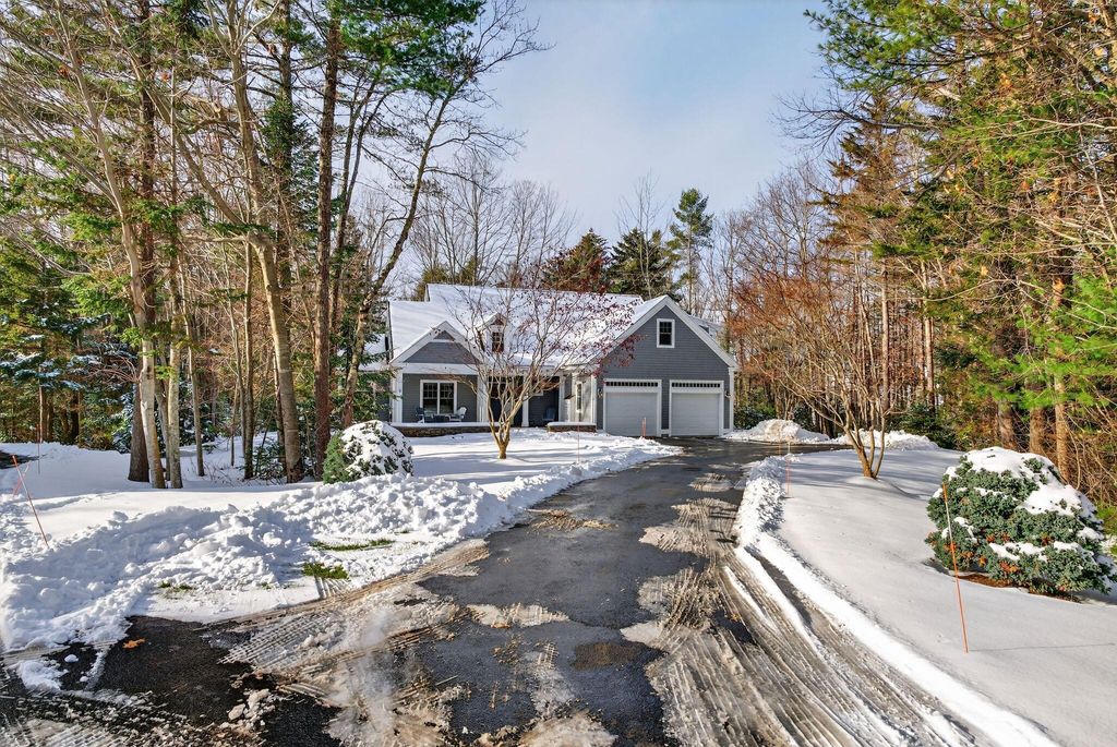 Photo of 7 Saddle Way, Kennebunkport, ME 04046 (MLS # 1645409)