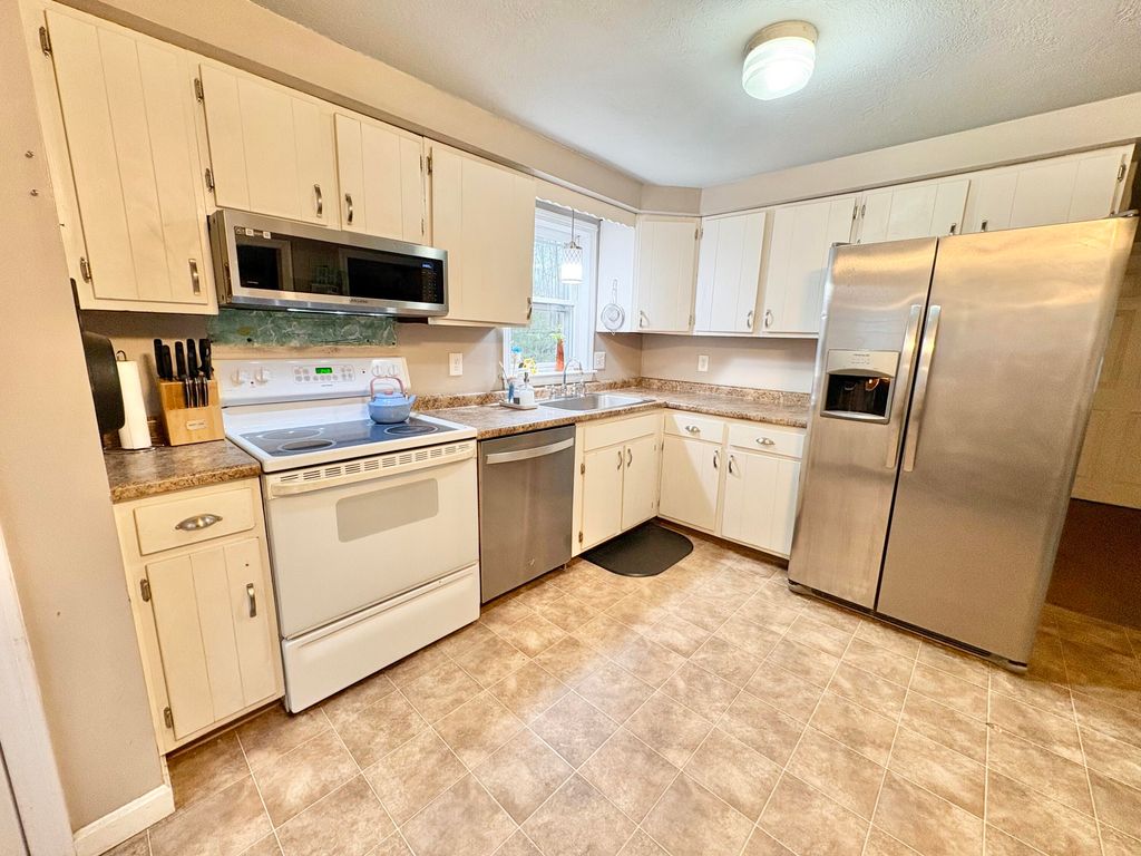 Photo of 25 Brunell Avenue, Sanford, ME 04073 (MLS # 1643376)