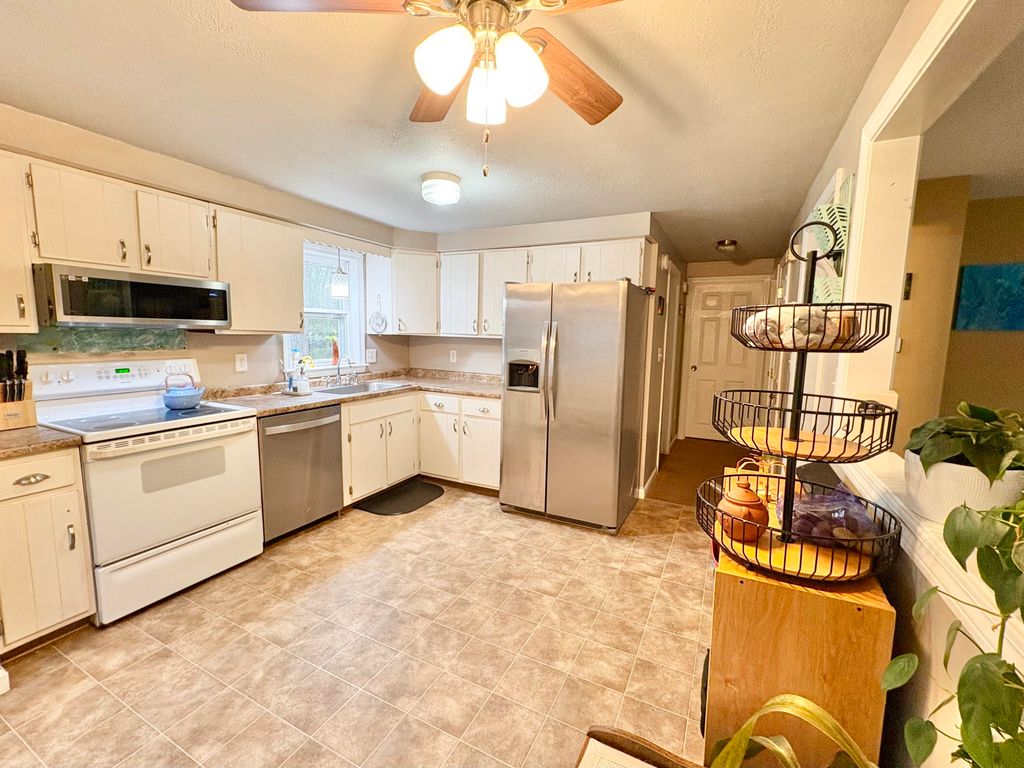 Photo of 25 Brunell Avenue, Sanford, ME 04073 (MLS # 1643376)