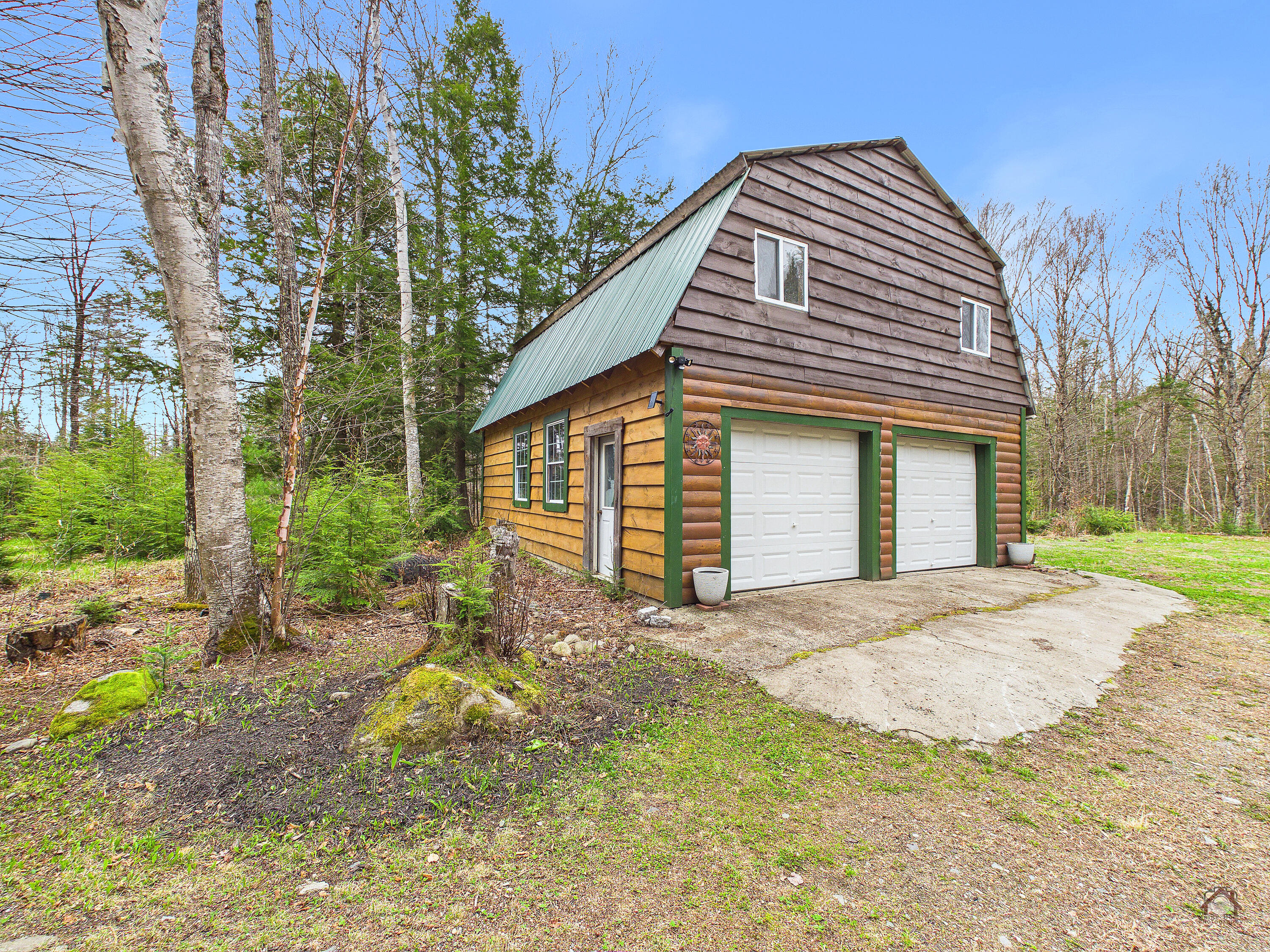 127 Loon Road
