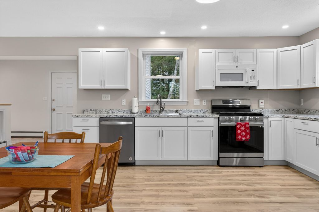 Photo of 66 Mallett Drive, Topsham, ME 04086 (MLS # 1654296)