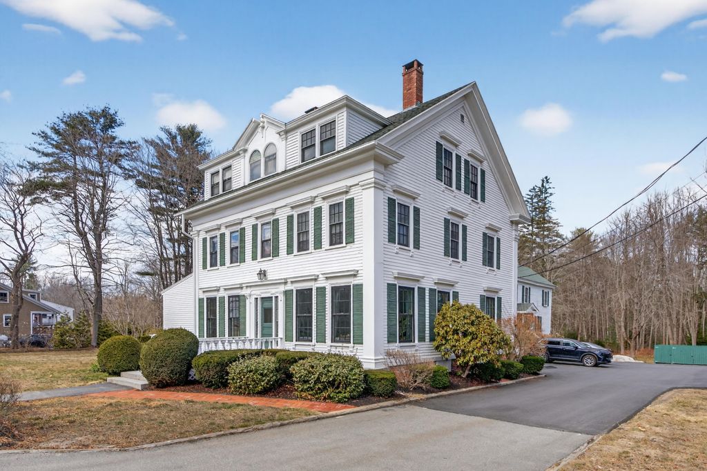 Photo of 14 Summer Street #6, Kennebunk, ME 04043 (MLS # 1655500)