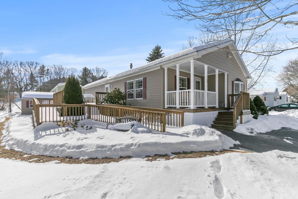Photo of 14 Patio Park Lane, Gorham, ME 04038 (MLS # 1652348)