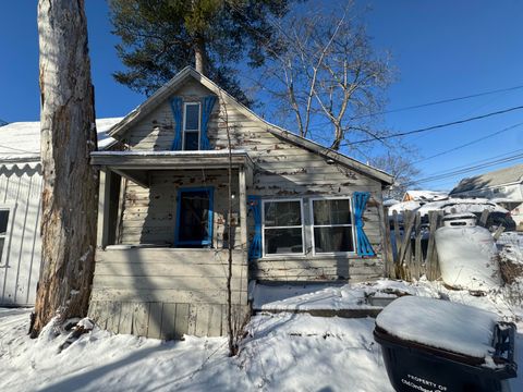 Photo of 6 Linden Avenue, Old Orchard Beach, ME 04064 (MLS # 1647297)