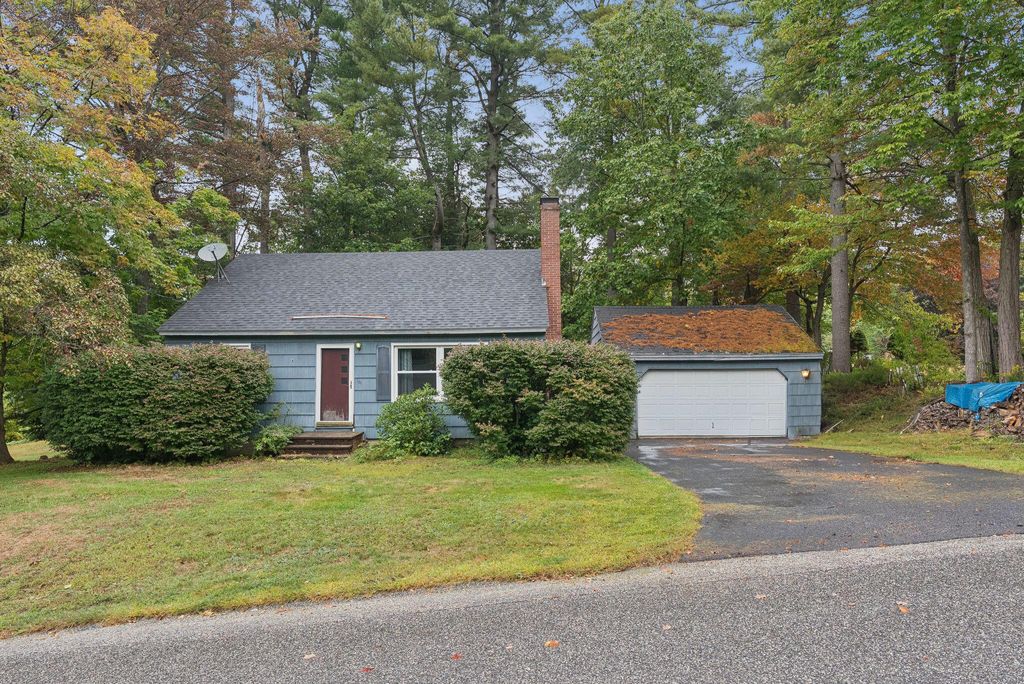 Photo of 151 Allen Avenue, Auburn, ME 04210 (MLS # 1638948)