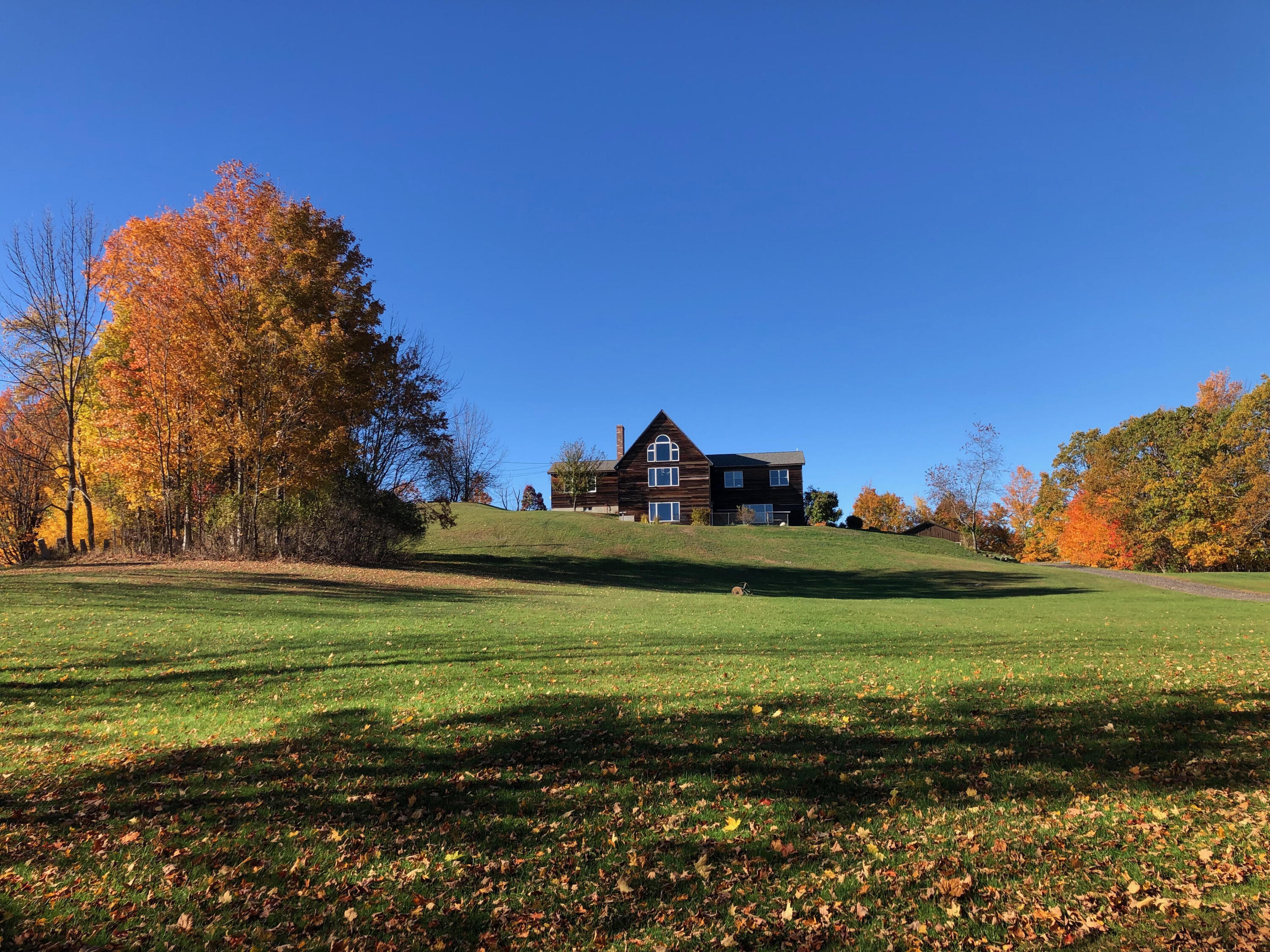 545 Foss Rd fall pic