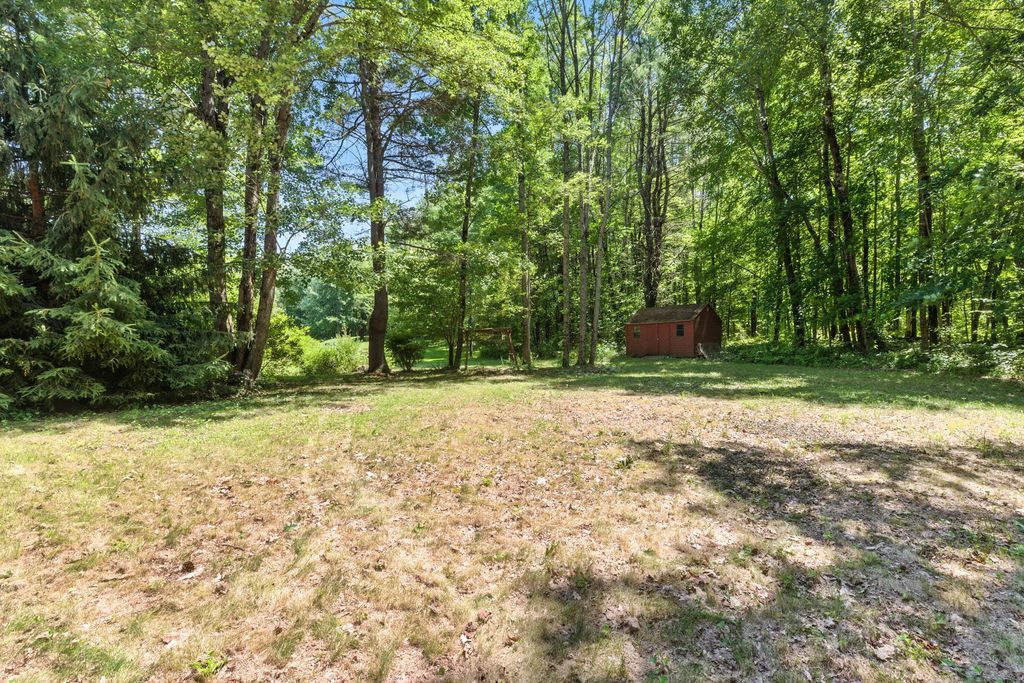 Photo of 33 Hillview Lane, Lewiston, ME 04240 (MLS # 1613841)