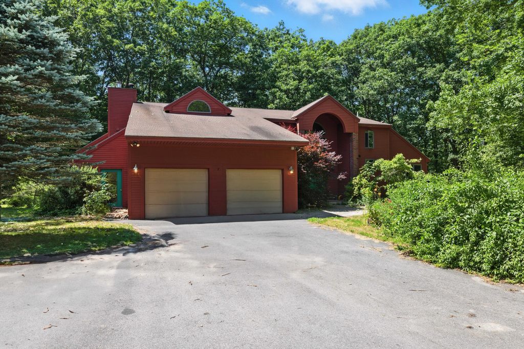 Photo of 33 Hillview Lane, Lewiston, ME 04240 (MLS # 1613841)