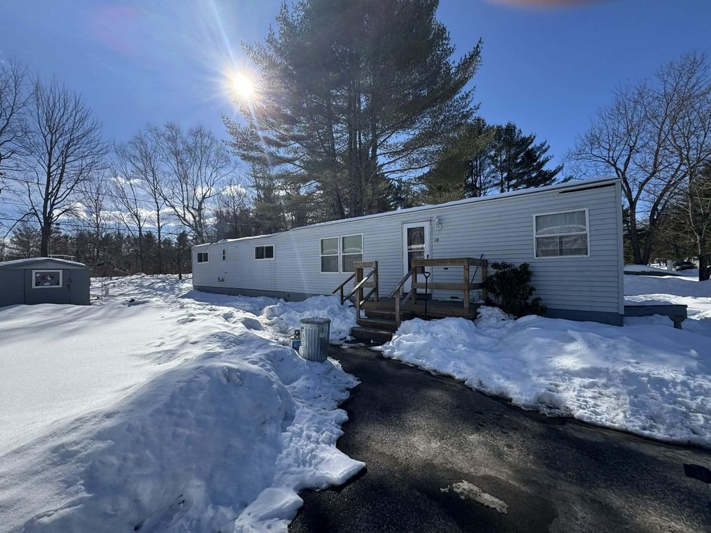 Photo of 975 Essex Street #10, Bangor, ME 04401 (MLS # 1652577)