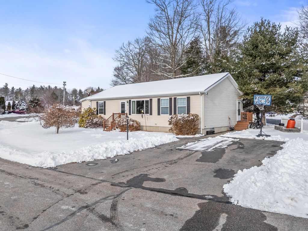 Photo of 55 Fox Ridge Drive, Berwick, ME 03901 (MLS # 1650485)