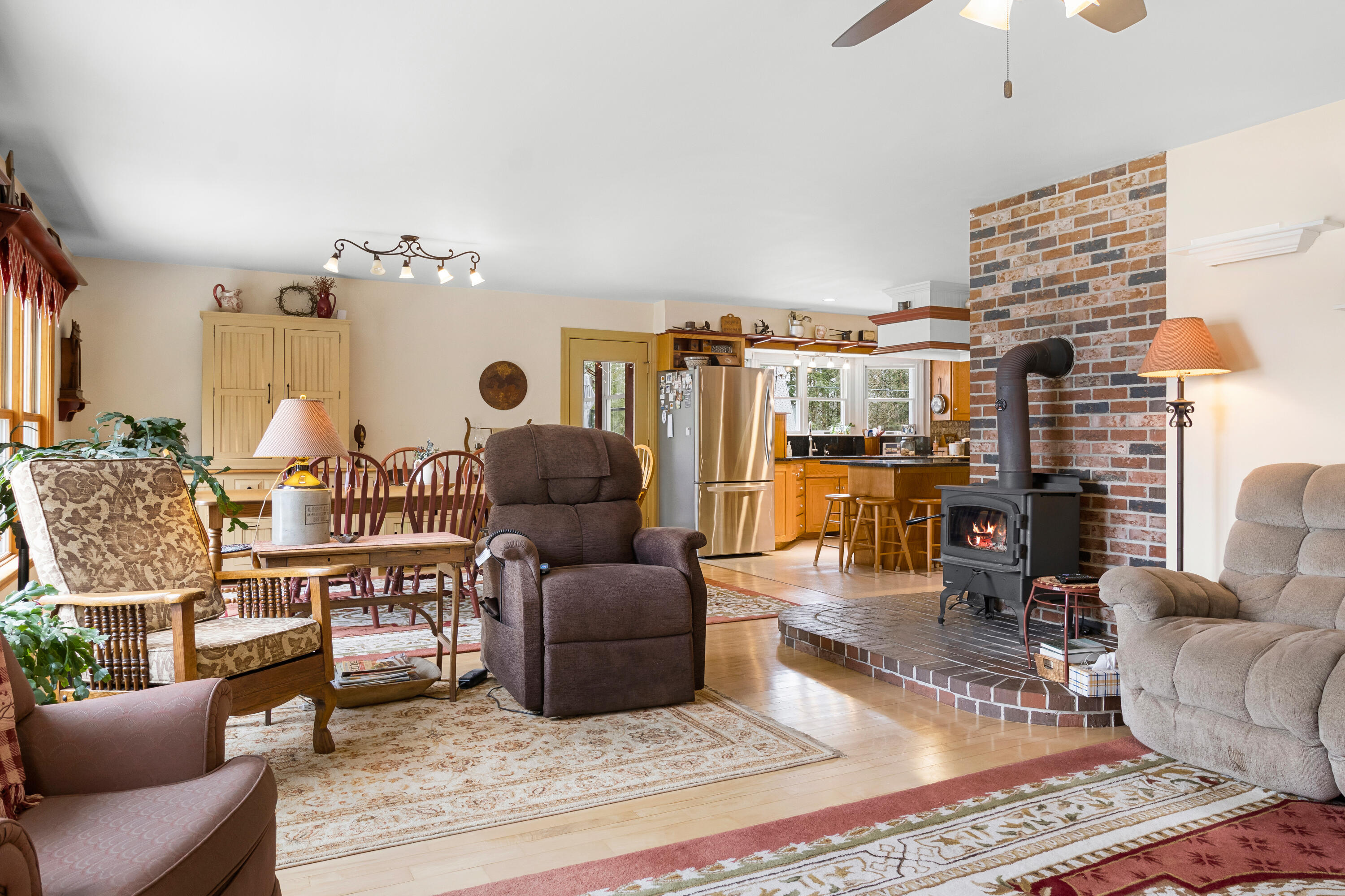 Nobleboro, Maine, 04555, United States, 4 Bedrooms Bedrooms, ,4 BathroomsBathrooms,Residential,Pending,2045714