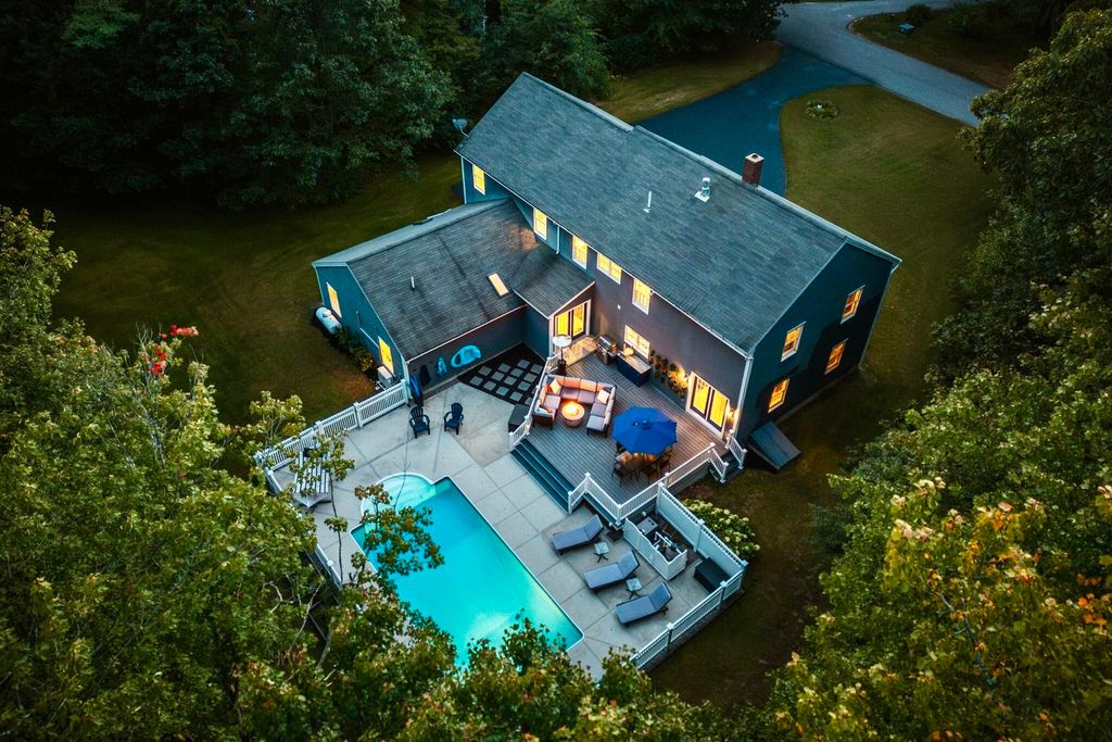 Photo of 8 Constitution Road, Kennebunk, ME 04043 (MLS # 1659623)