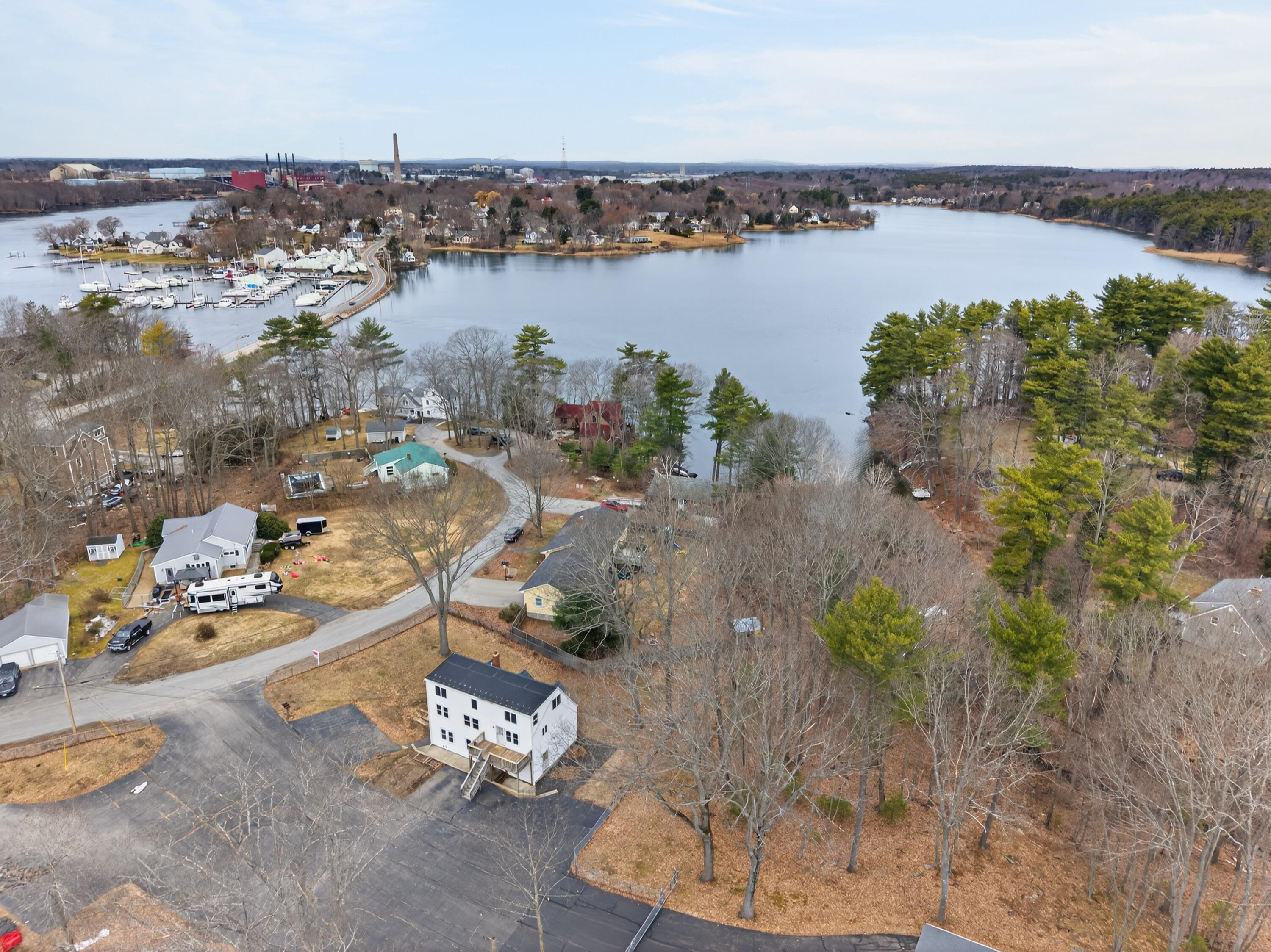 8-10 Bayview Ln, Kittery