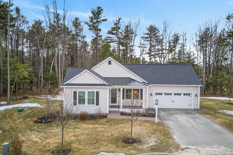 Photo of 24 Maxwell Woods Drive #15, Cape Elizabeth, ME 04107 (MLS # 1654813)