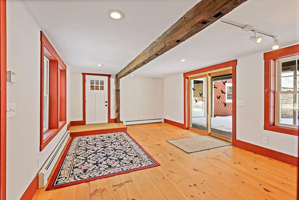 Photo of 444 W Auburn Road, Auburn, ME 04210 (MLS # 1637376)