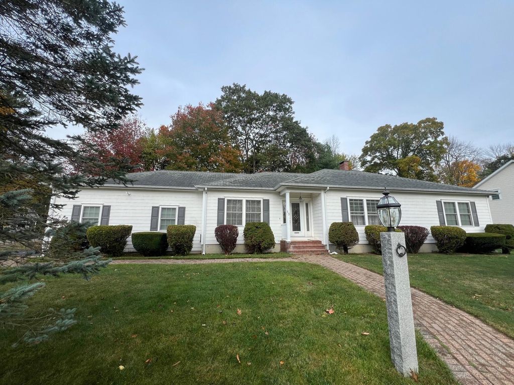Photo of 15 Mckenney Drive, Biddeford, ME 04005 (MLS # 1640785)