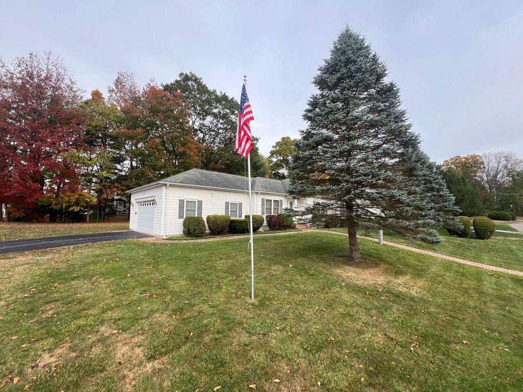 Photo of 15 Mckenney Drive, Biddeford, ME 04005 (MLS # 1640785)
