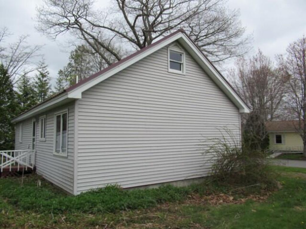 Photo of 137 Union Street, Belfast, ME 04915 (MLS # 1661312)