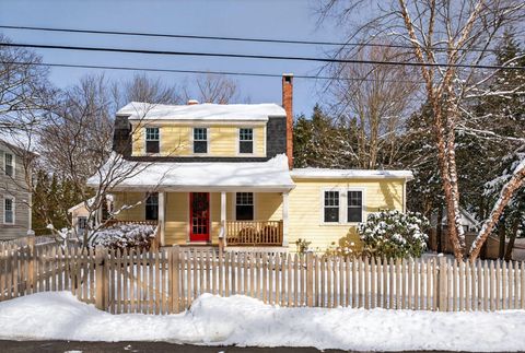 Photo of 49 Underwood Road, Falmouth, ME 04105 (MLS # 1650016)