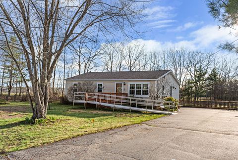 Photo of 11 Michelle Way, Saco, ME 04072 (MLS # 1658889)