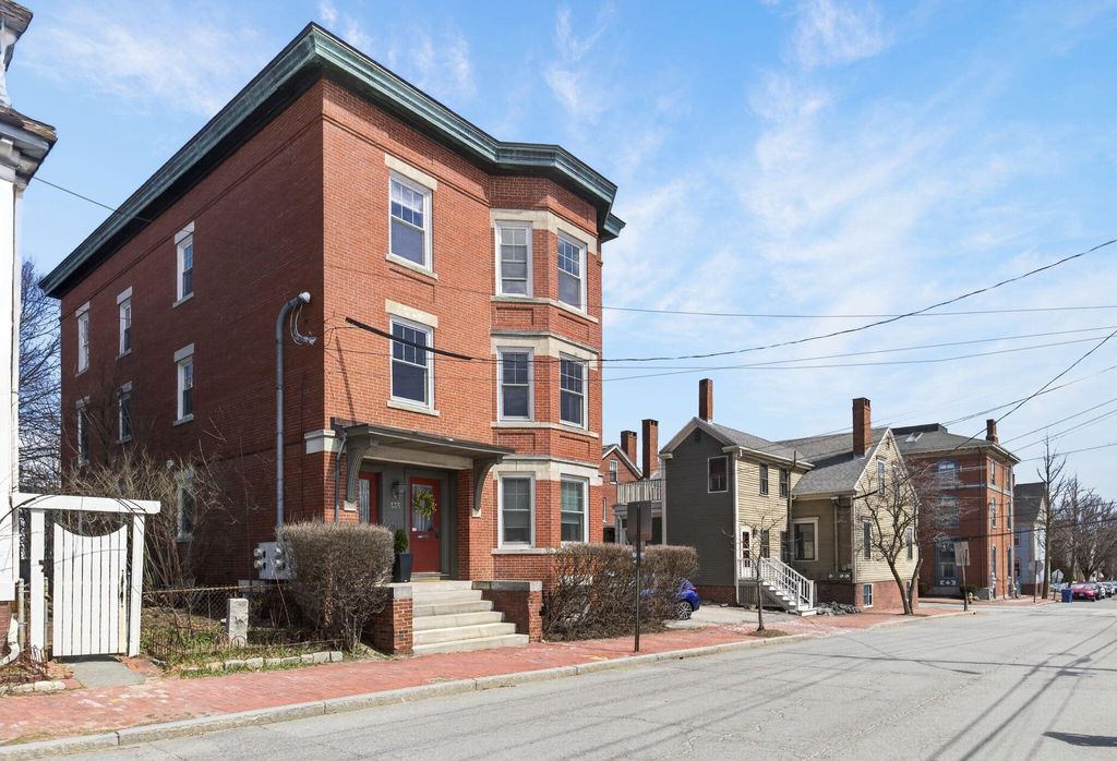 Photo of 135 Brackett Street #7, Portland, ME 04102 (MLS # 1657406)