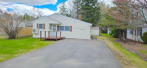 Photo of 29 Elizabeth Street, Presque Isle, ME 04769 (MLS # 1661861)