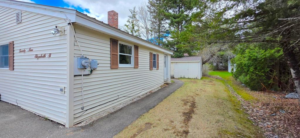 Photo of 29 Elizabeth Street, Presque Isle, ME 04769 (MLS # 1661861)