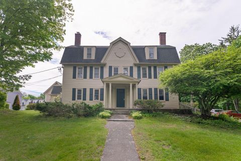 Photo of 13 Grove Street #3, Kennebunk, ME 04043 (MLS # 1663609)