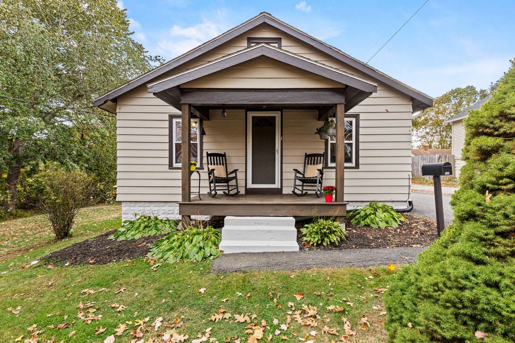 Photo of 268 Pleasant Avenue, South Portland, ME 04106 (MLS # 1641525)