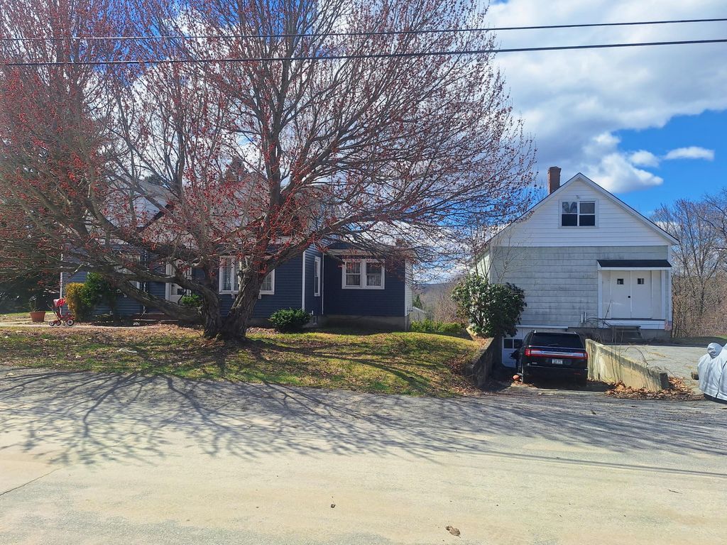 Photo of 25 Eighth Street, Auburn, ME 04210 (MLS # 1660024)