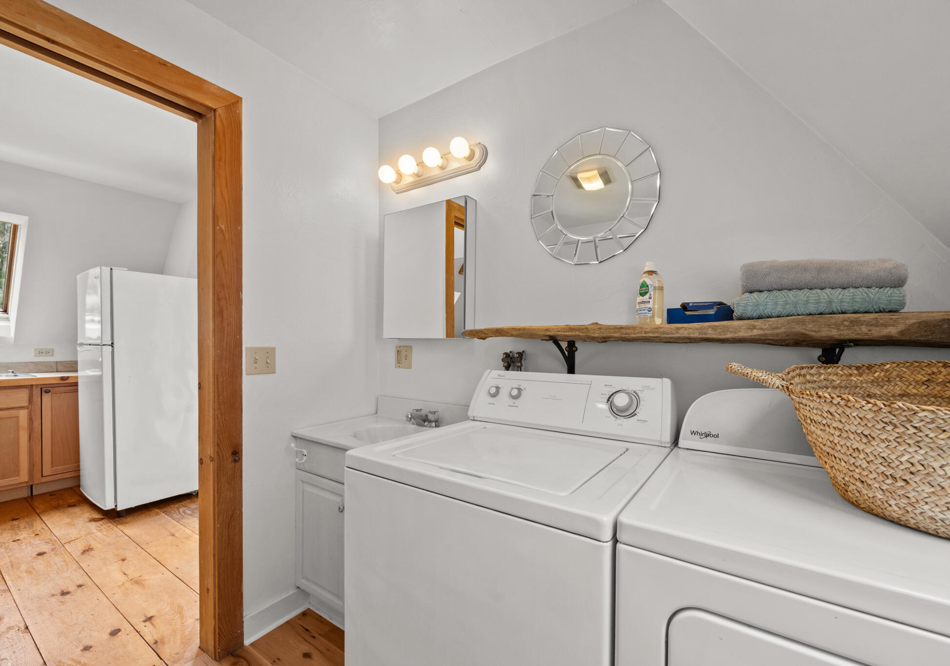 Islesboro, Maine 04848, United States, 5 Bedrooms Bedrooms, ,3 BathroomsBathrooms,Residential,Active,127423