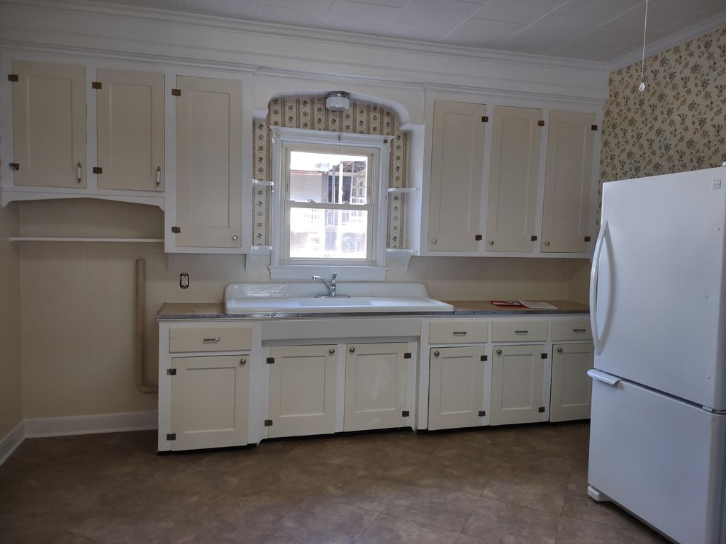 Photo of 33 Washington Street, Augusta, ME 04330 (MLS # 1640208)