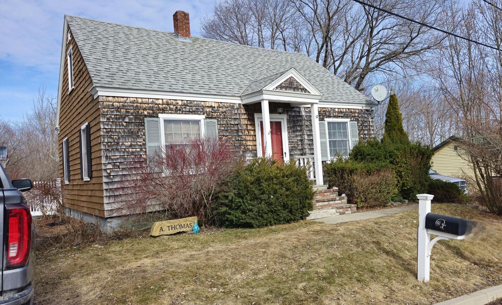 Photo of 12 Schoolhouse Lane, Hampden, ME 04444 (MLS # 1654372)