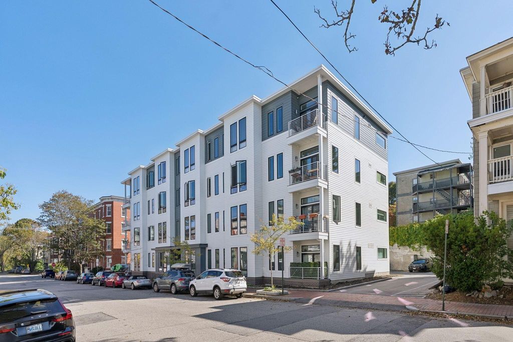 Photo of 104 Grant Street #203, Portland, ME 04101 (MLS # 1654442)