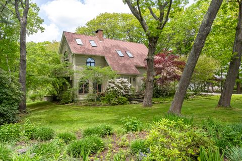 Photo of 298 Ocean Avenue, Kennebunkport, ME 04046 (MLS # 1628106)