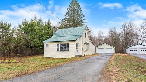 Photo of 20 Highland Avenue, Bradley, ME 04411 (MLS # 1658435)