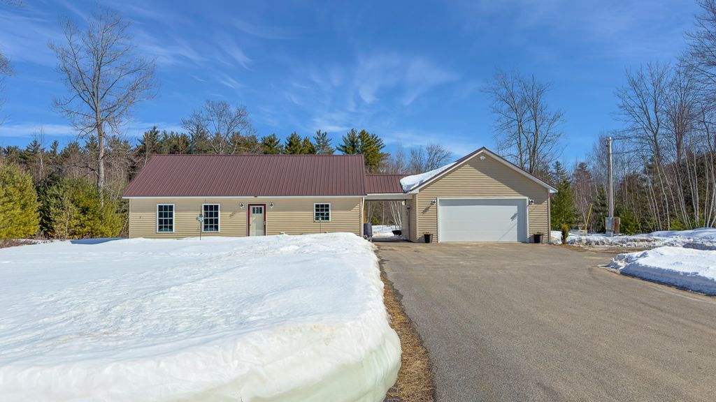 Photo of 7 Silver Way, Oxford, ME 04270 (MLS # 1653267)