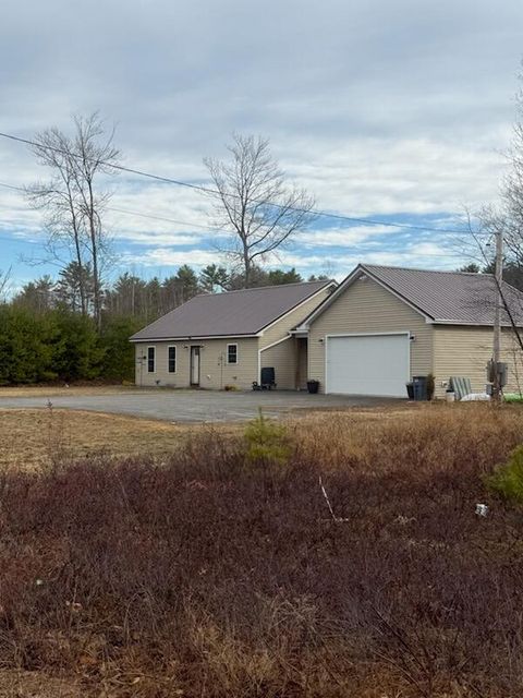 Photo of 7 Silver Way, Oxford, ME 04270 (MLS # 1653267)