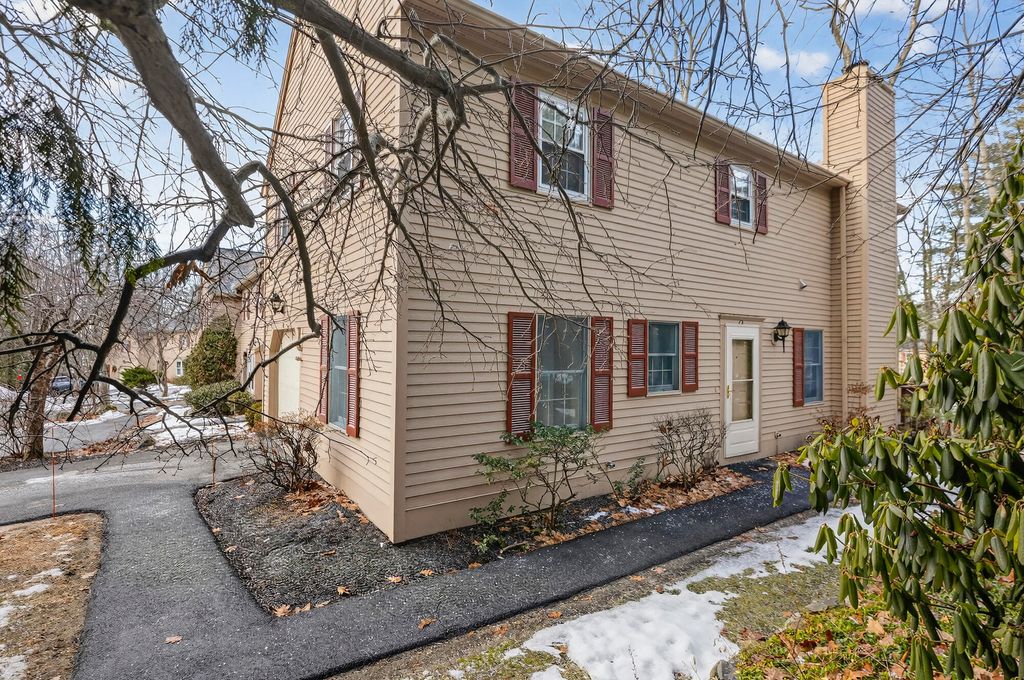 Photo of 12 Edgecomb Court #12, Portland, ME 04103 (MLS # 1649638)